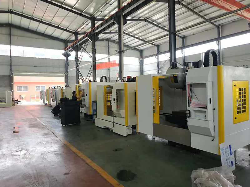 
Заводской поставщик Высокоточный обрабатывающий центр фрезерный станок с ЧПУ 