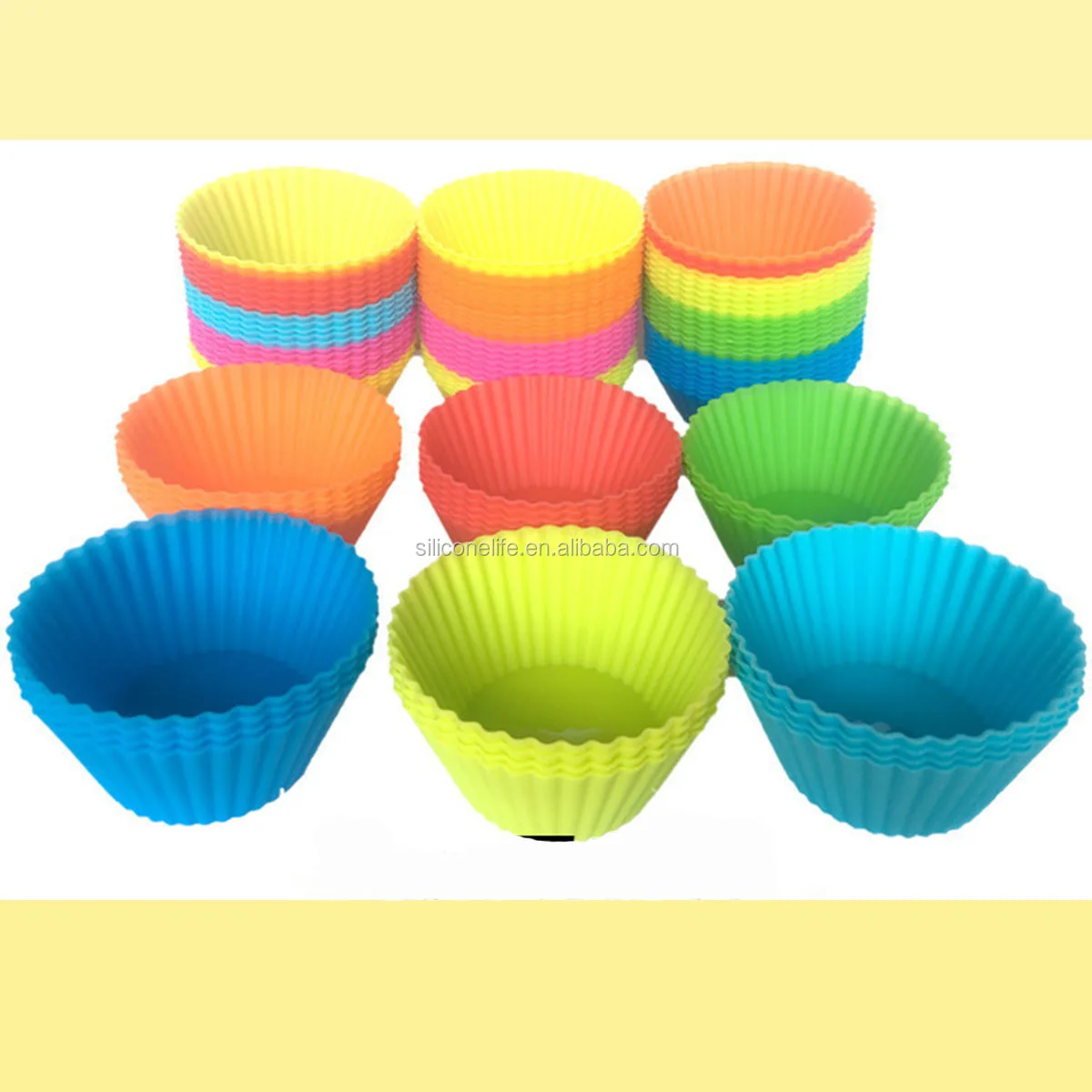 7cm Silicone Round Reusable Baking Cake Molds Jelly Mould Cupcake Maker Muffin Cup (Random Color)