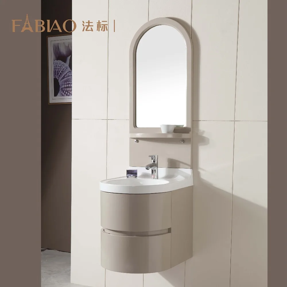 Простой настенный ПВХ ванной комнаты с полкой для небольшой ванной