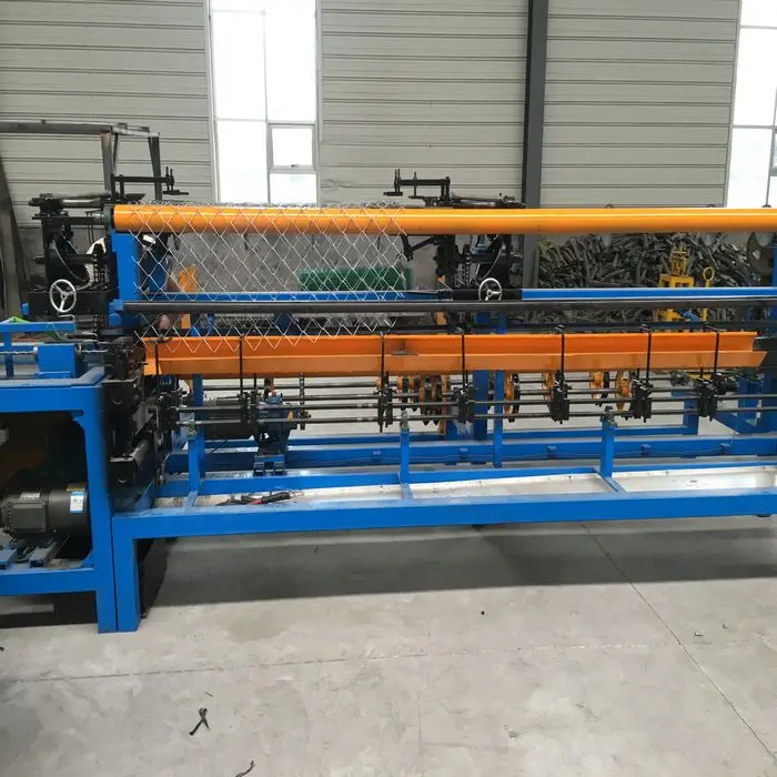 High speed The metal wire diamond and Full automatic chain link fence machine