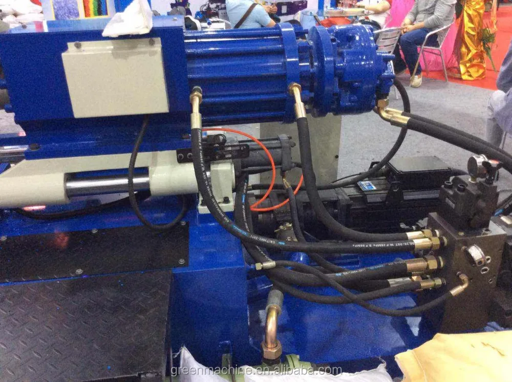 Two color PVC injection shoe making machine
