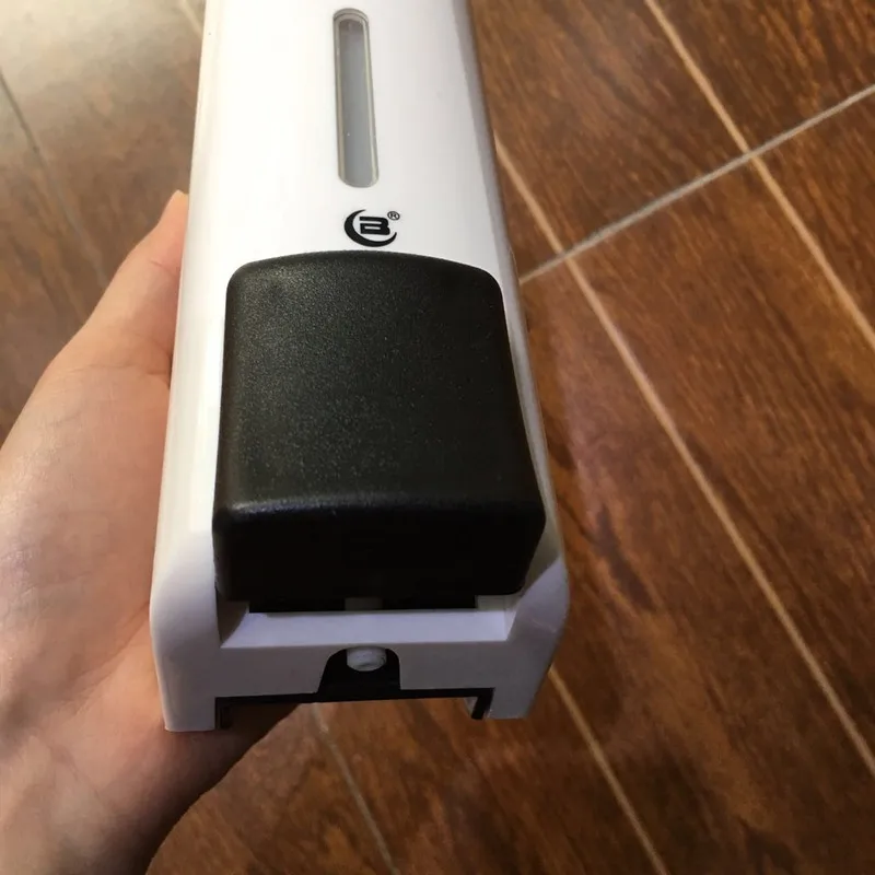 Cheap wholesale plastic wall mount liquid shampoo soap dispenser