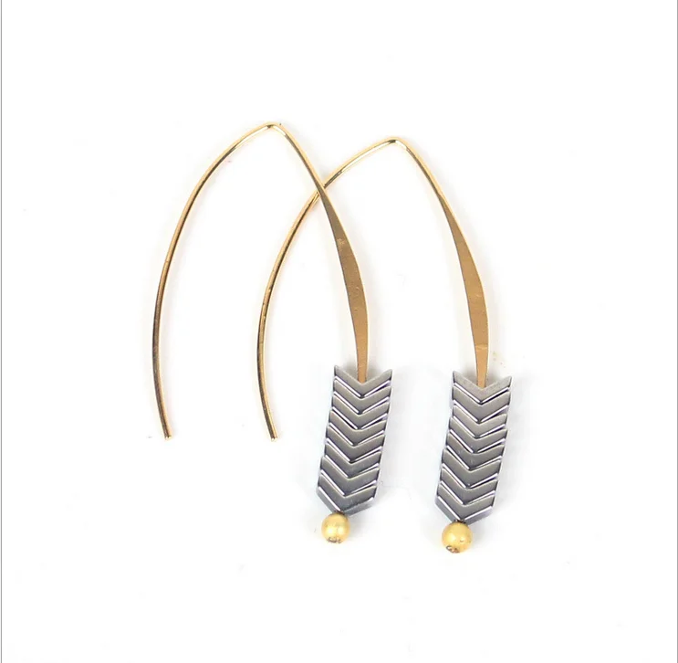 Hot sale red stone V piece of arrow retro fashion jewelry new style hook metal earring ornaments