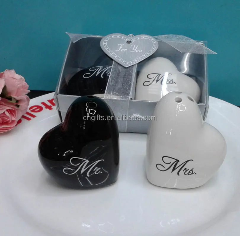 
Ywbeyond heart shaped mr and mrs Ceramic Salt and Pepper Shakers Wedding Favour, Party Souvenirs guests 