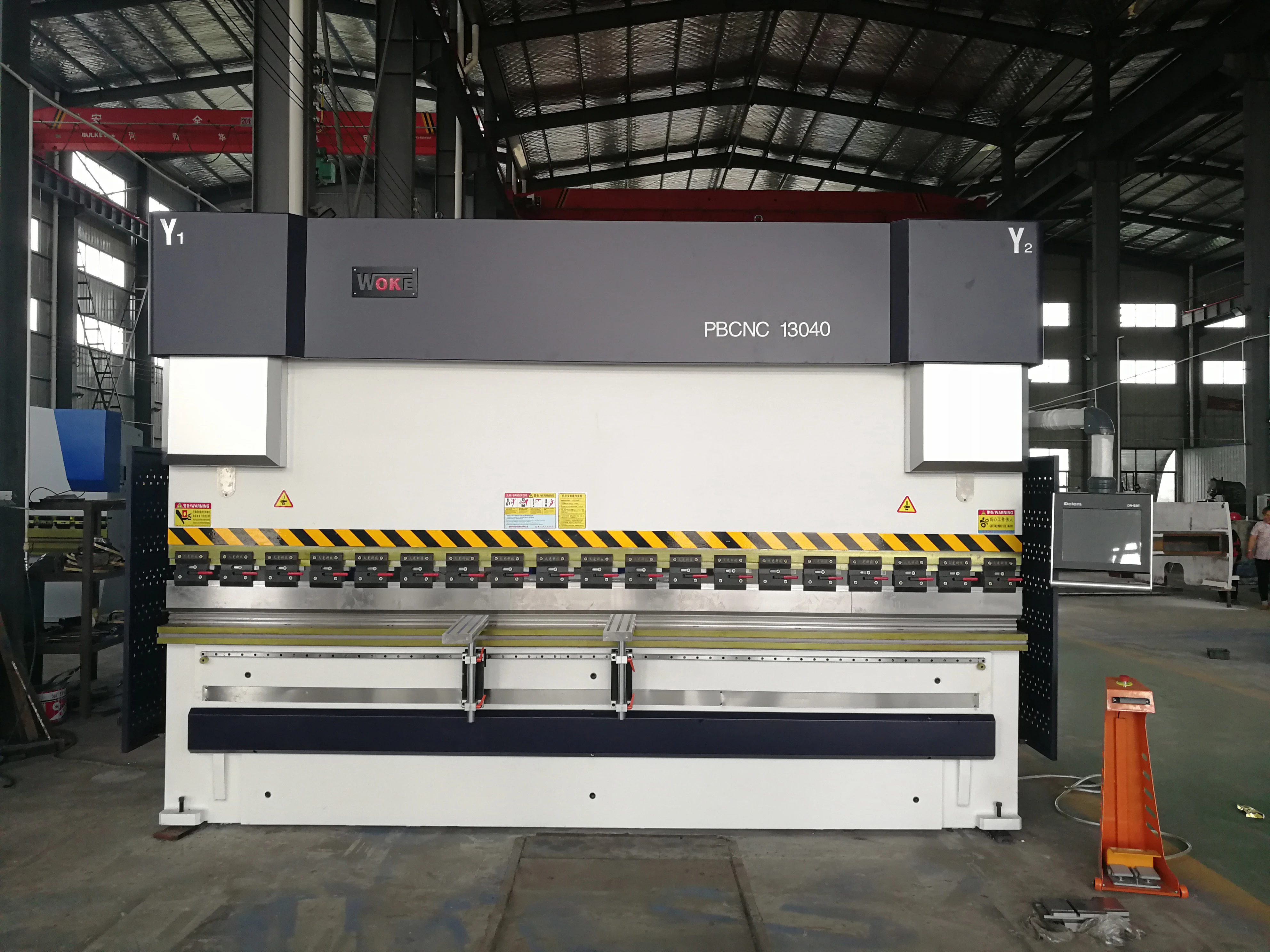 
CNC Electric-hydraulic Synchronized Press Brake WE67K DELEM Control System 