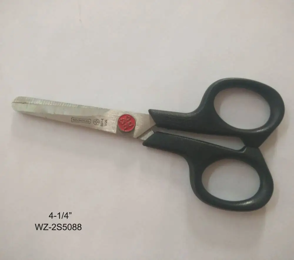 stainless steel material blade with plastic handle type kids scissors small size mini sewing scissors and nail clipper