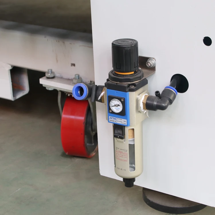 Industrial Automatic Clothes Iron and Fold Clothes Machine For Small Business