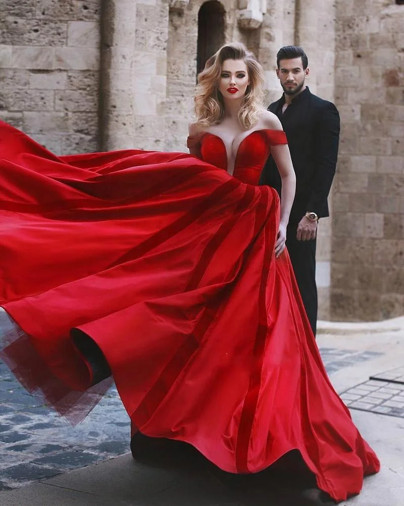 Ukraine Sexy Custom Red Satin Bridal Ball Gown Wedding Dress