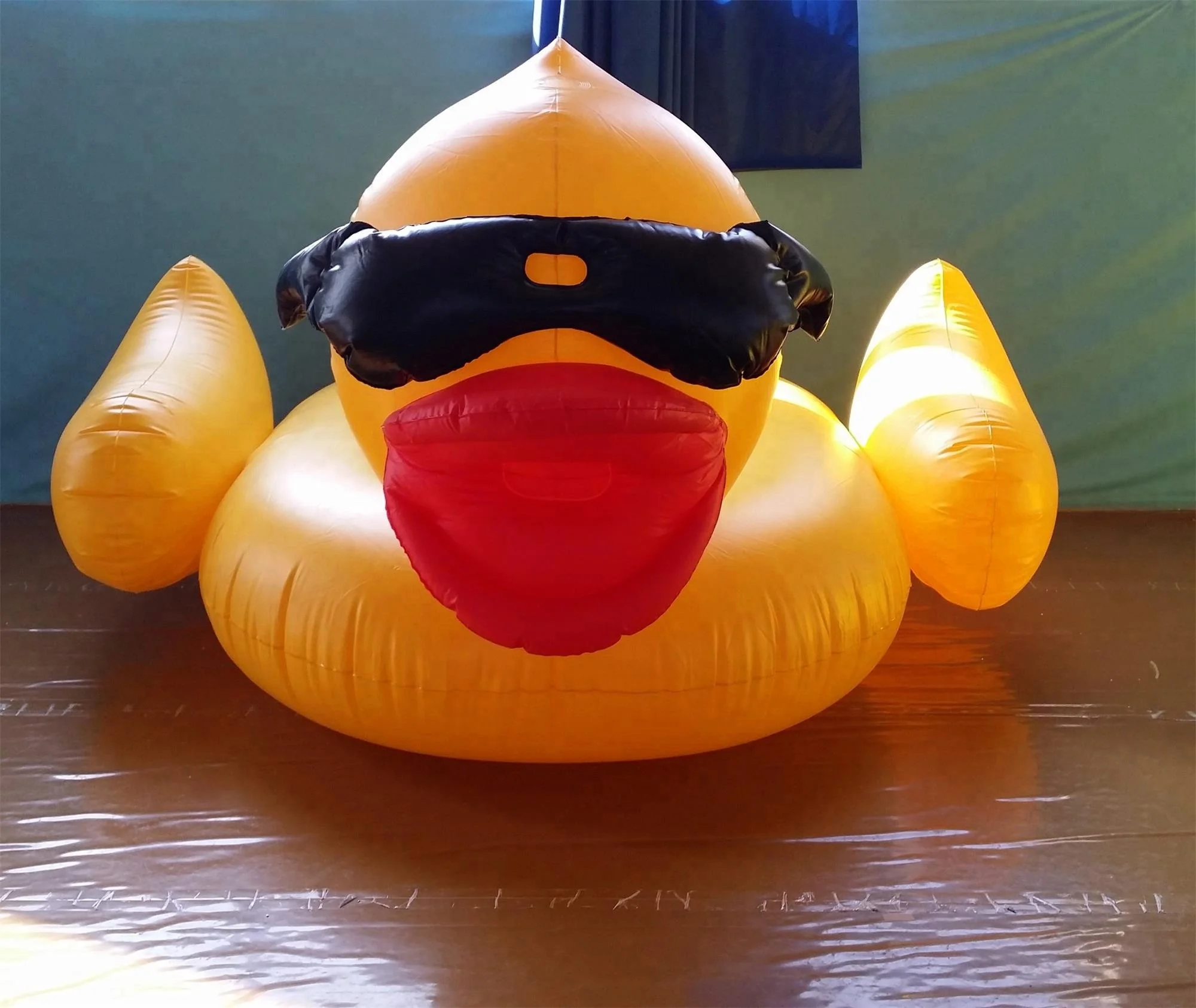 Inflatable duck floats yellow duck pool ride on summer swimming toys