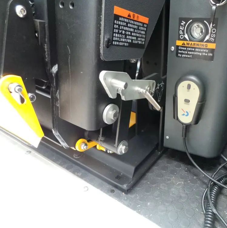 Инвалидный лифт с сертификатом CE для инвалидов, устанавливается на задней двери с грузоподъемностью 300 кг