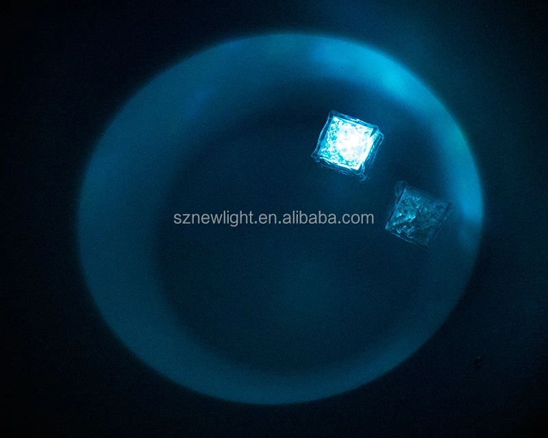 Custom plastic ice cube LED colors changing ice cube / high quality LEDice cubes with lighting