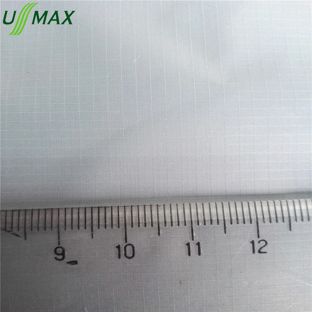 Водонепроницаемая каландр высокой плотности 30d * 30d 380T 0,2 ribstop 100% полиэстер ткань из микрофибры