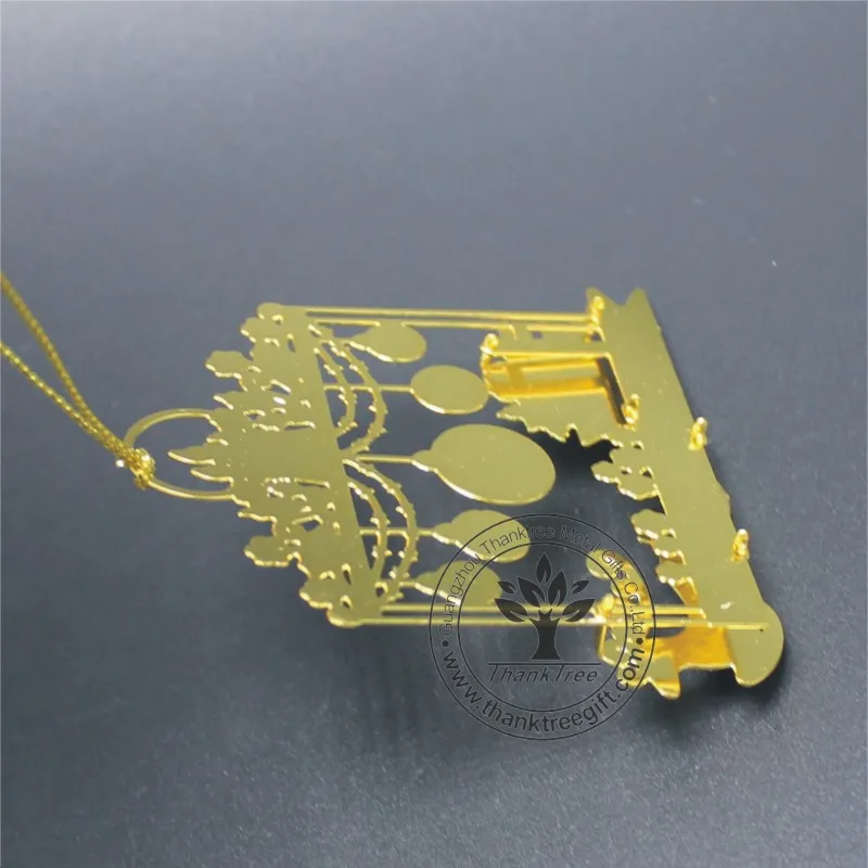 2017 new hot handmade custom logo etched 3d brass Christmas ornament with PVC box