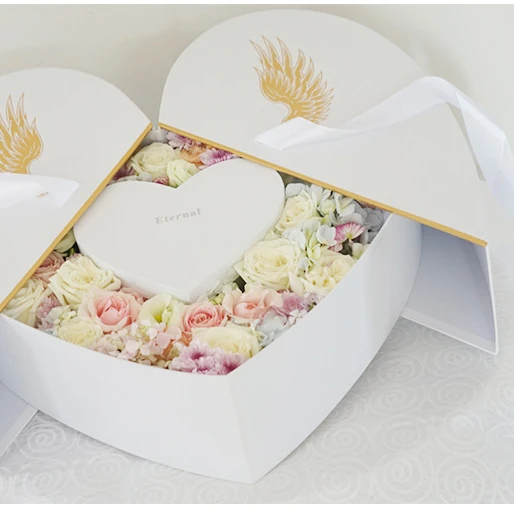 Luxury Custom logo printed gift cardboard doll packaging  Heart Shape box