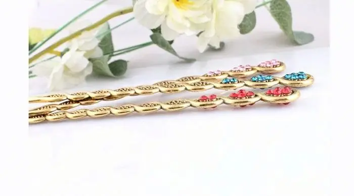 Chinese Vintage Style Beautiful Hair Stick for Women