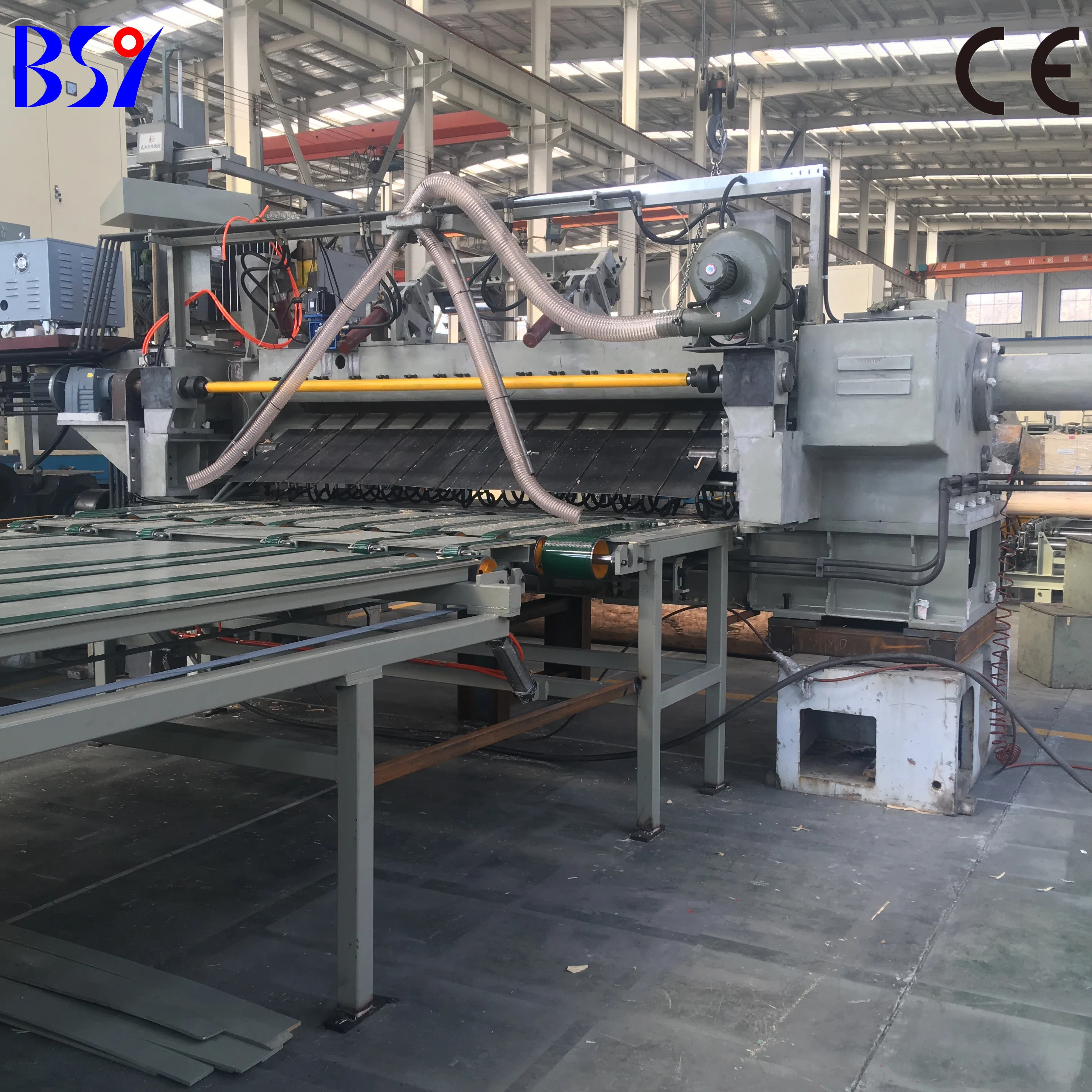 Automatic plywood edge trimming machine/plywood cutting machine