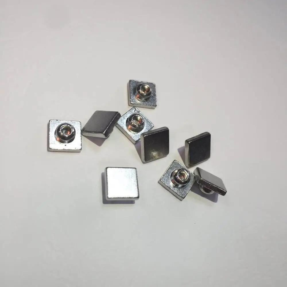 2018 Фирменная кнопка с логотипом и заклепки