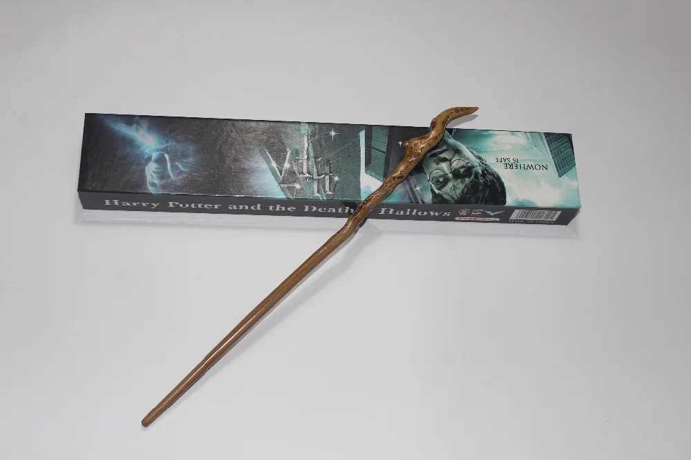 Harry Potter Movies Item Garrick Ollivander wand New In Box