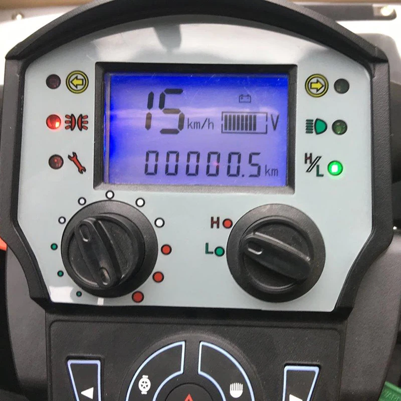 15km/h Closed mobility scooter with windshields
