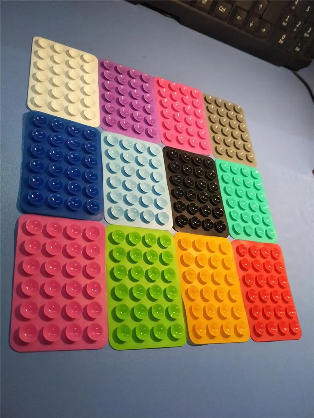 
Silicone Sucker Anti-slip Suction Mobile Phone Holder Silicone Cup Mat 