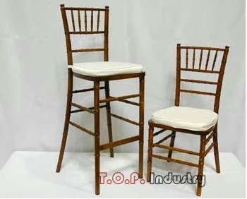 Chiavari with ivory cushion