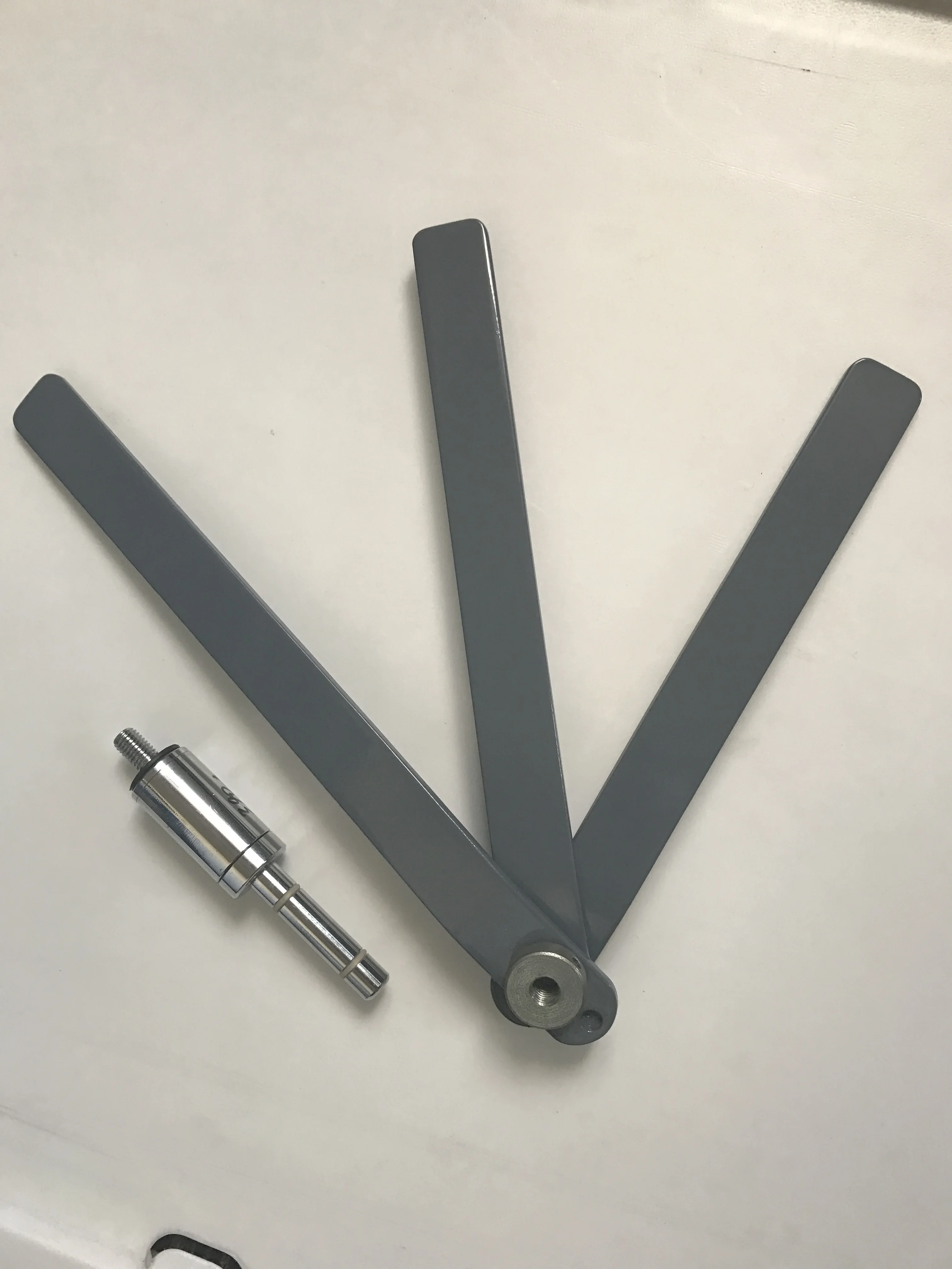 Convenient Indoor 1.3kg Foldable Tripod Flag Pole Base For Advertising