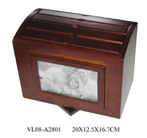 WOODEN PHOTO ALBUM W/ ROTATING BASE