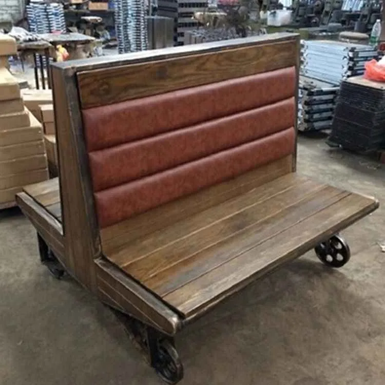 Деревянная мебель для столовой в стиле ретро