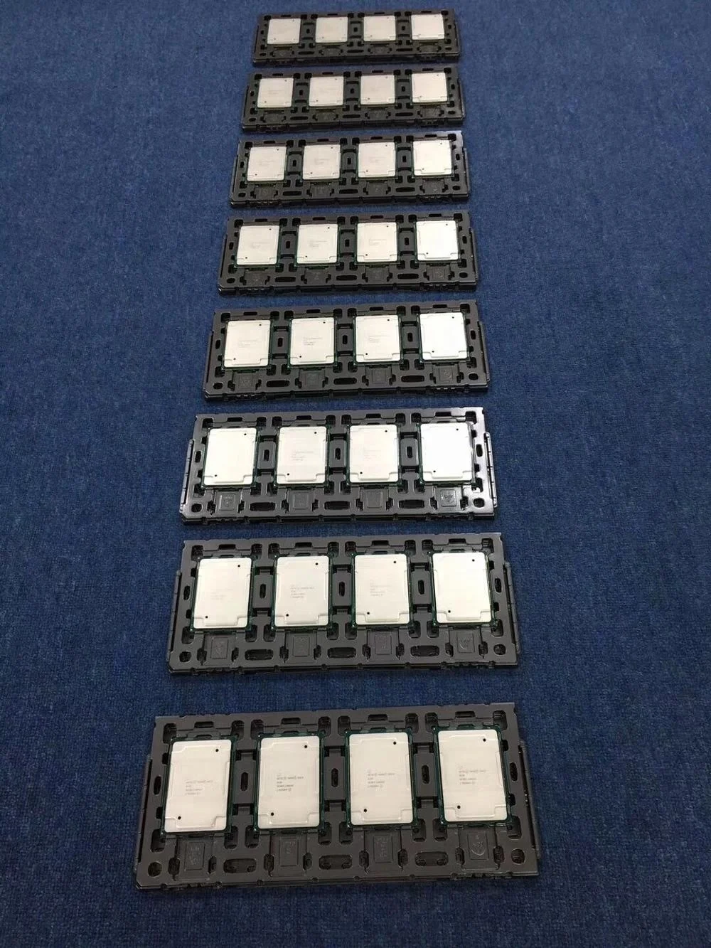  Оригинальный новый процессор Intel Xeon Silver 4110 (11M кэш 2 10 ГГц) CD8067303561400