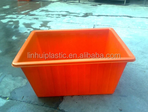 Plastic aquaculture tanks for fish hatchery