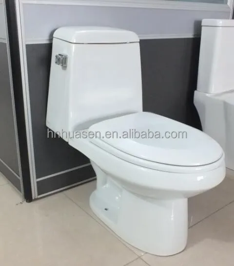 China Supplier Ceramic Elongated Two Piece Toilet for Korea