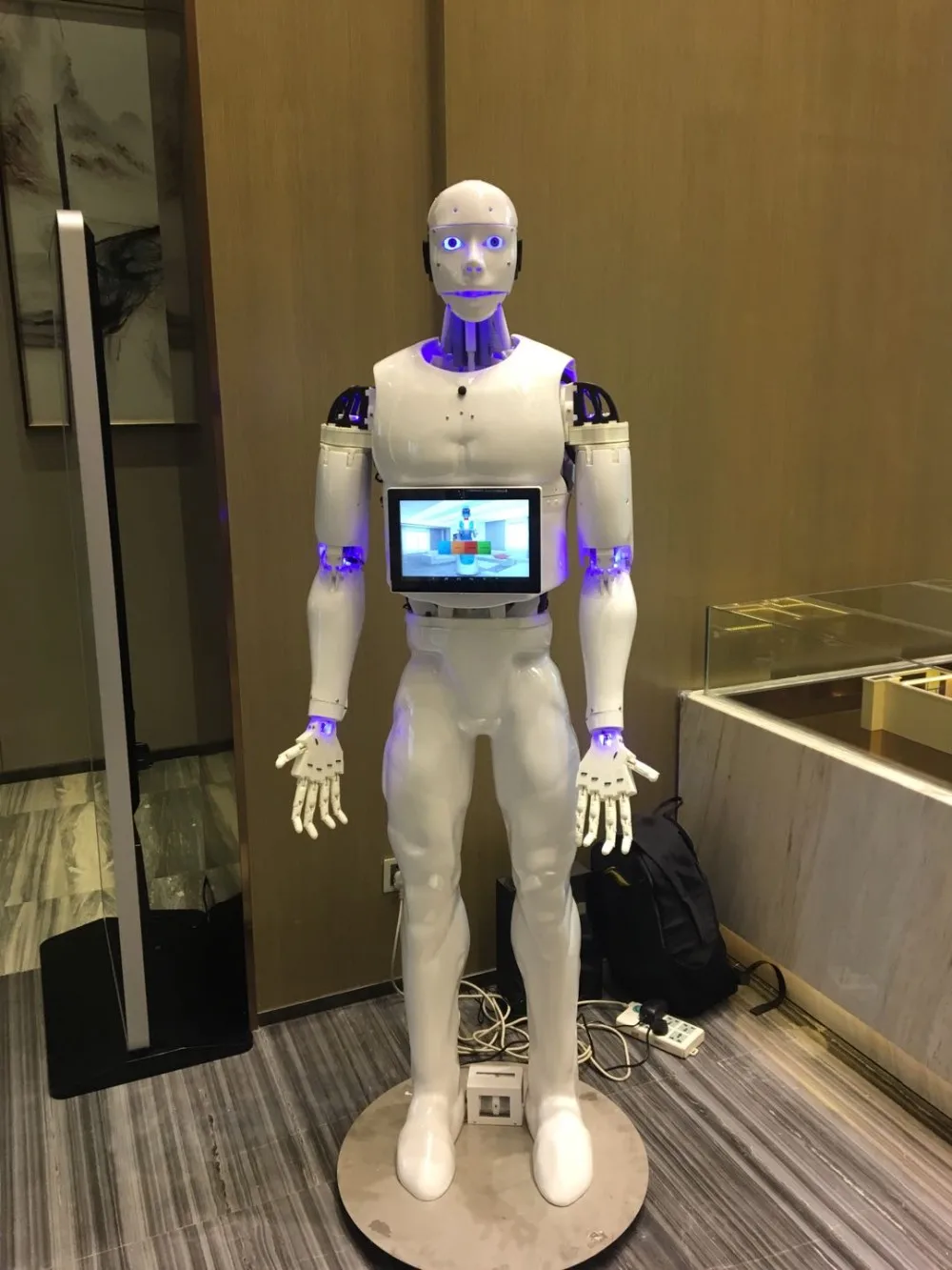 museum exhibition hall display and school  educational smart humanoid robot