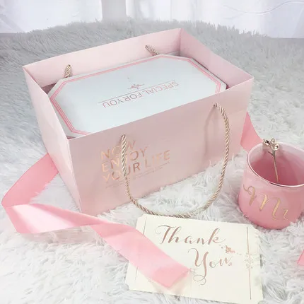 
Simple Bridesmaid Empty Box Large Birthday Wedding Gift With Hand Gift Box 