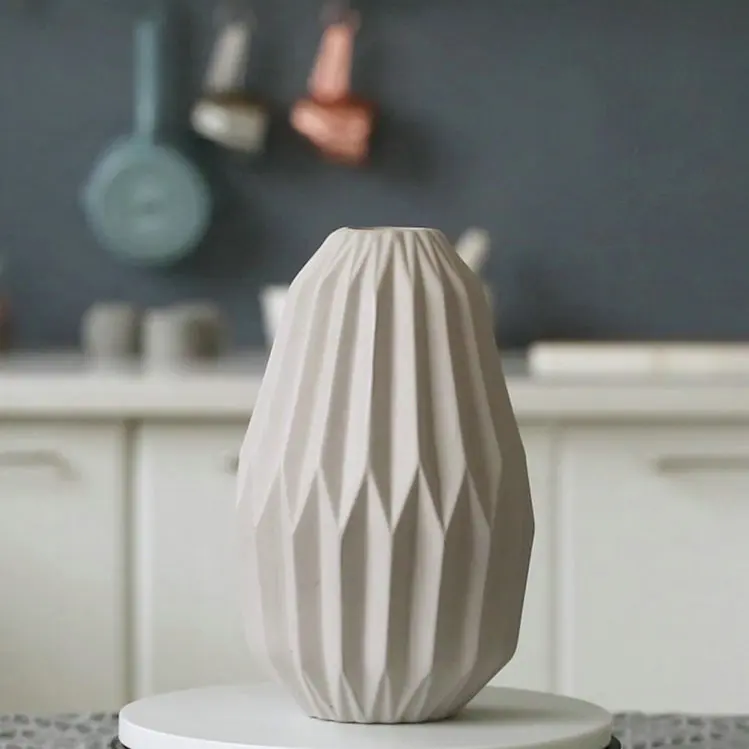 Cheap price wholesale modern gift items decoration pottery ceramic vase for hotel