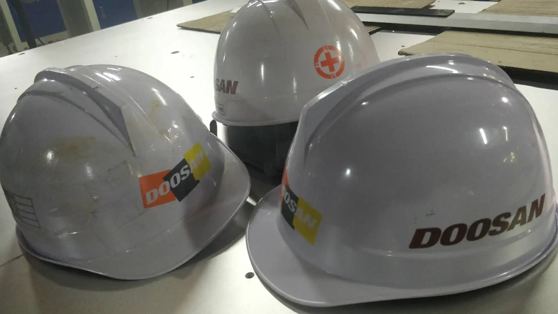 HP-300 FY 6 colors helmet Logo pad printing machine for safety products