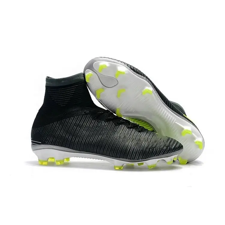 Top Quality Soccer Boots Men Outdoor Training Football Boots Accept OEM