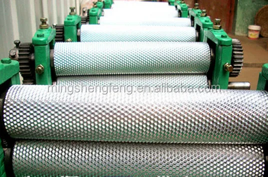 Beekeeping tool beeswax embossing roller for making wax sheet