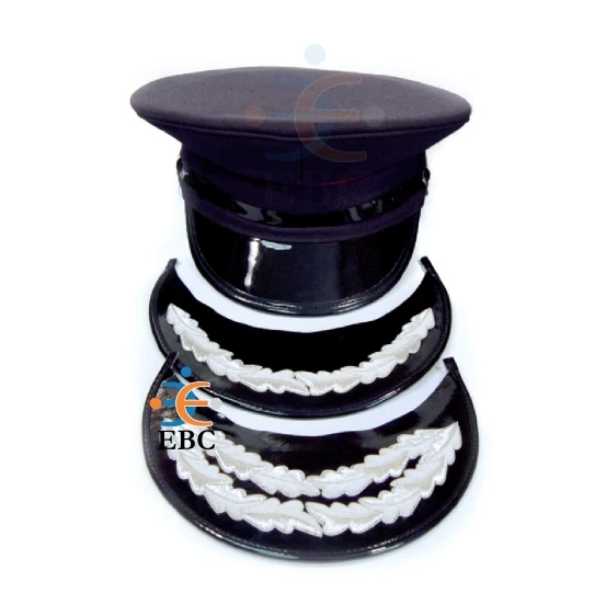 Шапка с белым дубовым листом