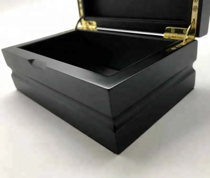 
Hot sale customised arab famous brand wooden date fruit box hand made carved wooden box gift 