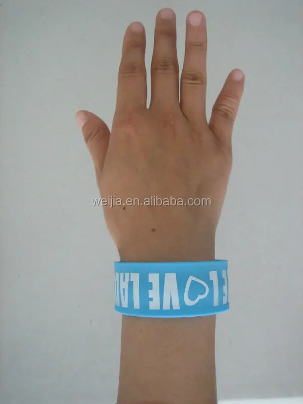 
Силиконовый браслет с принтом 