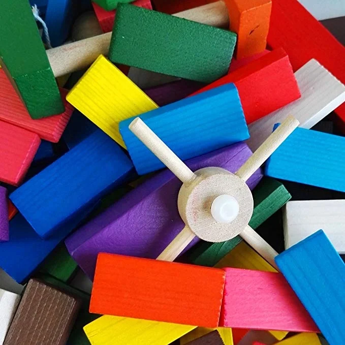 Пользовательские красочные деревянные домино установить блок гоночной игры и укладки игрушка для