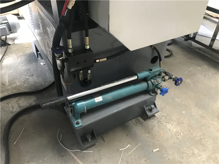 Semi-Automatic Sheet to Sheet Paper Card Embossing Machine