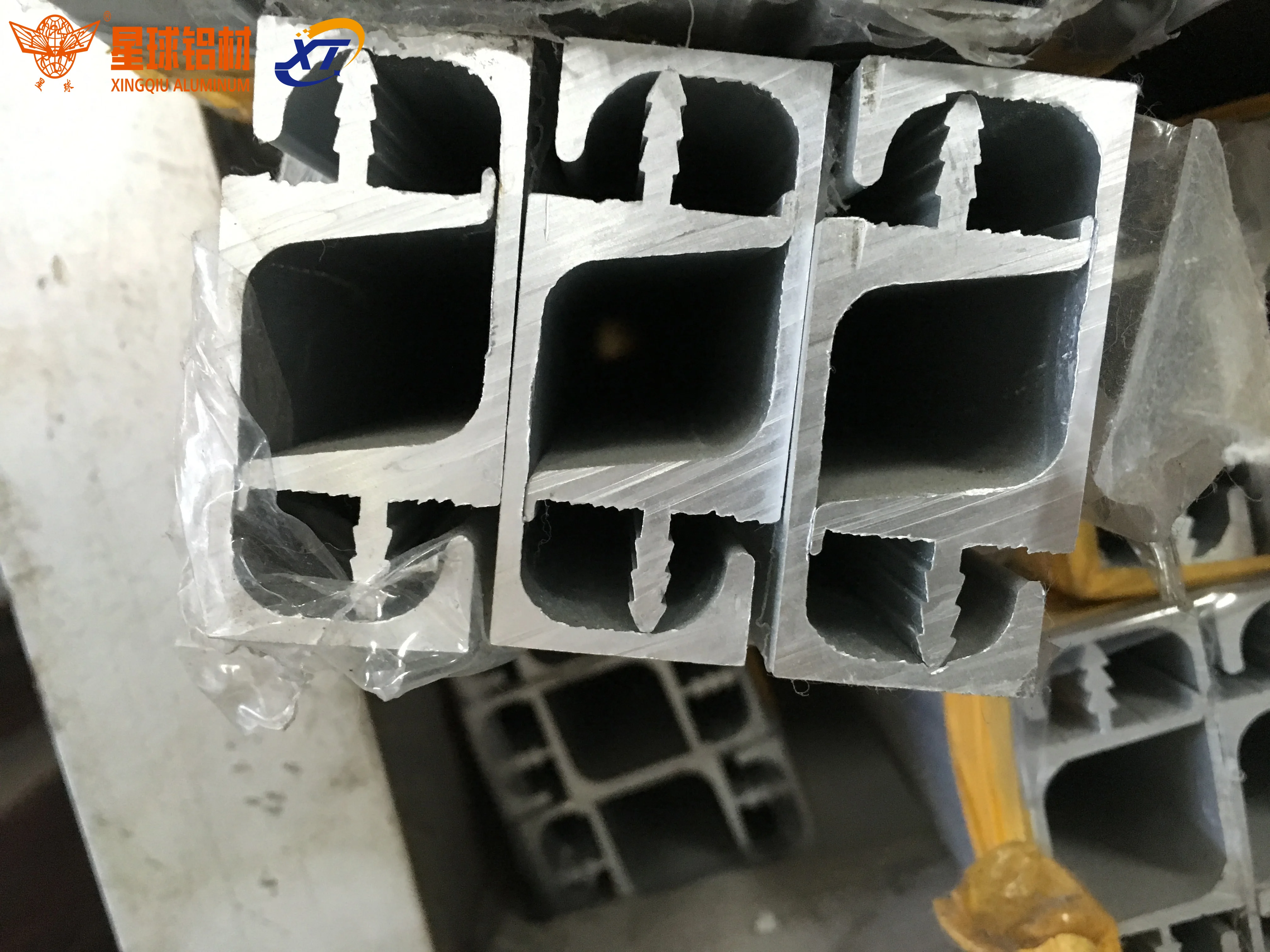 China manufacturer aluminium extrusion profile/kitchen cabinets