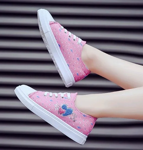 Latest design ladies shoes flower print fashion women lace up canvas shoes