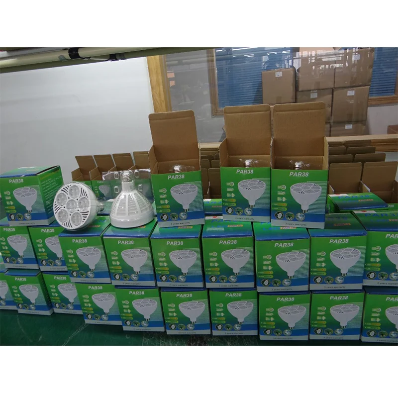 10 Years Gold Ali Supplier ETL Approved Triac Dimmable LED PAR38 Wide Angle 40W 45W Lights For Church Application