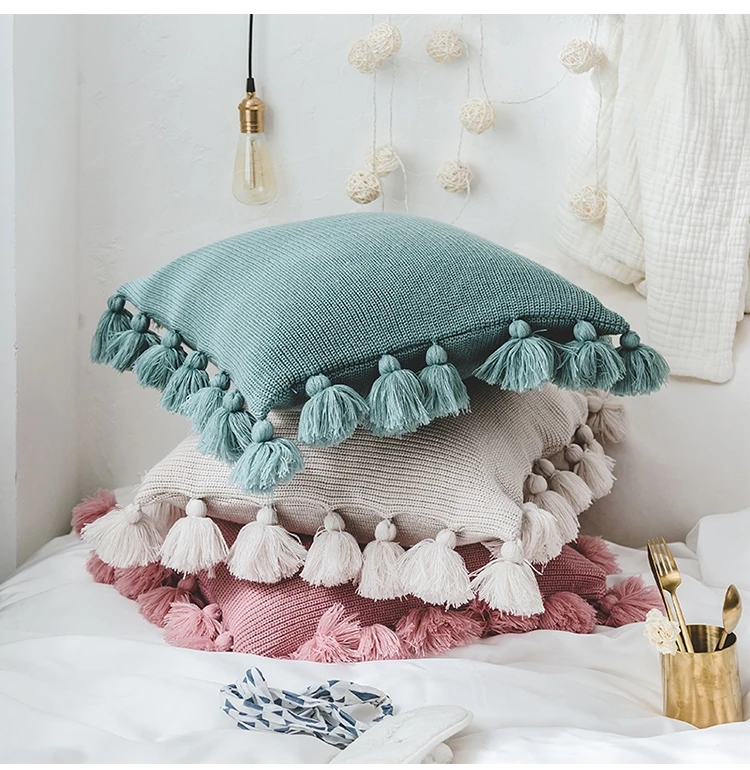 Wholesale Modern style Decorative Throw Pillows With Tassels