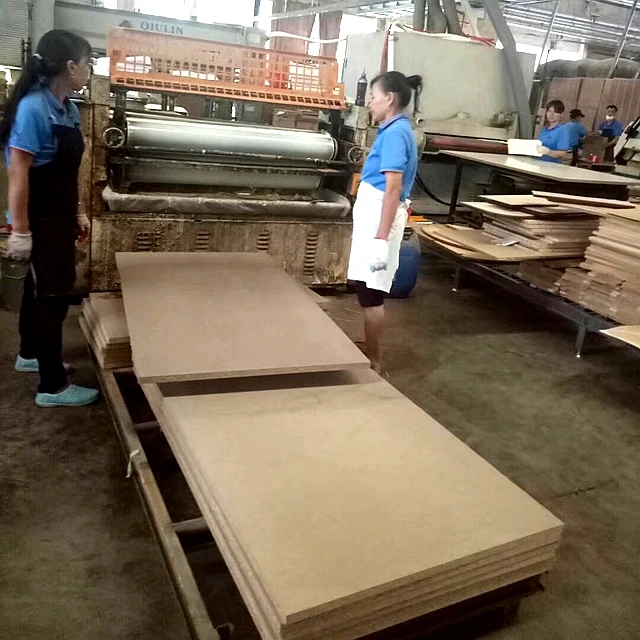 Автоматический четырехроликовый расширитель клея MB6213B