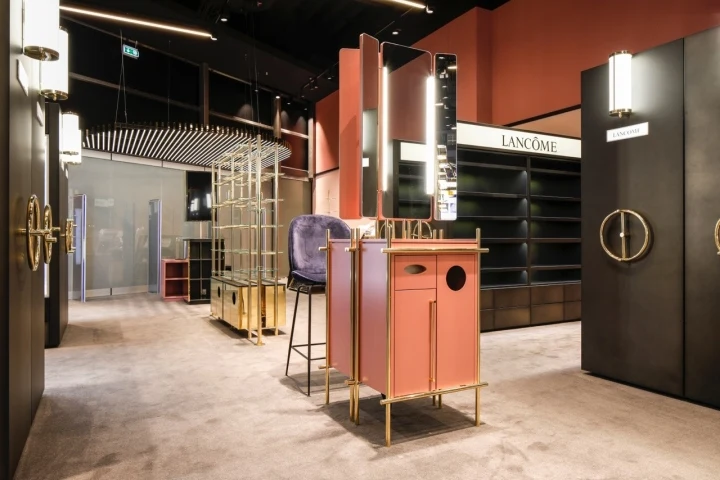 Luxury Shopping Mall Golden Display Shelf For Cosmetic Shop