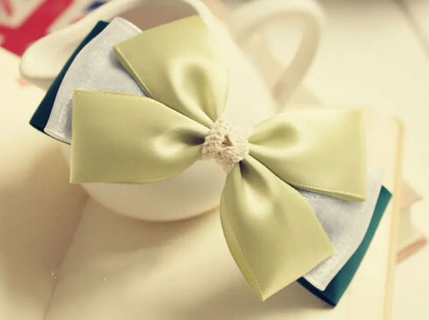 Beige satin hairclip Grosgrain Ribbon Hair Bows with Clip Lovely Vintage