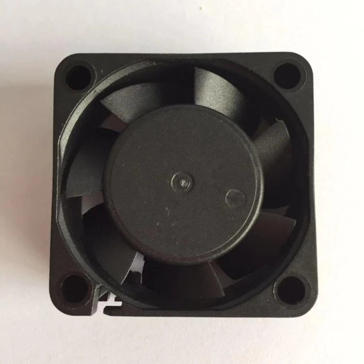 RUNDA 4015 DC 5V 12V 24V 40x40x15 axial cooling brushless dc fan manufacturer 40mm